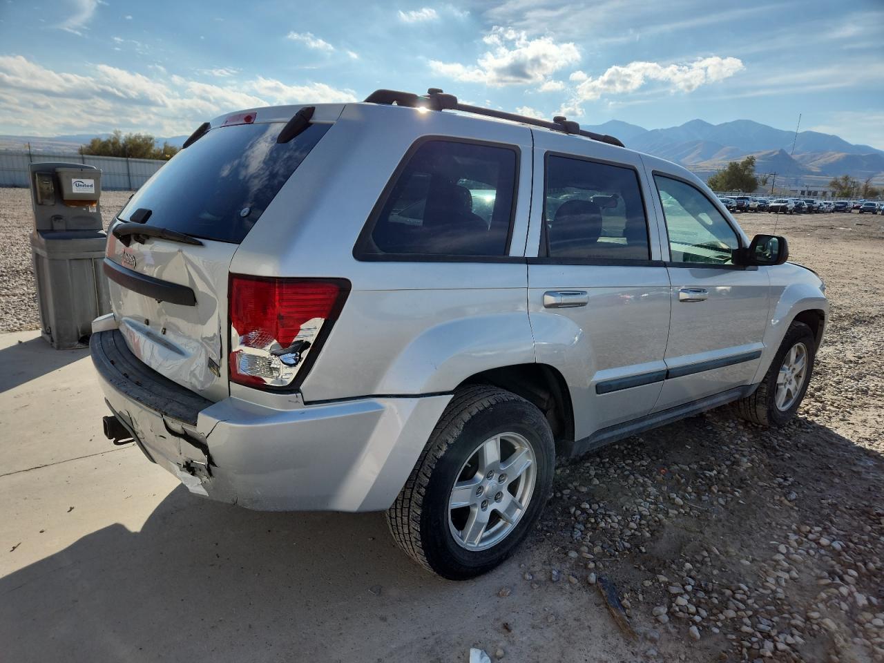 2007 Jeep Grand Cherokee Laredo - Image 3