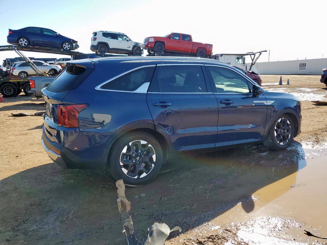 2025 Kia Sorento S - Фото 3