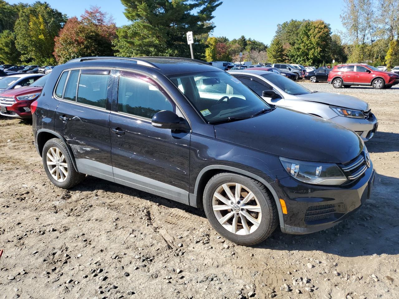 2018 Volkswagen Tiguan Limited - Фото 4