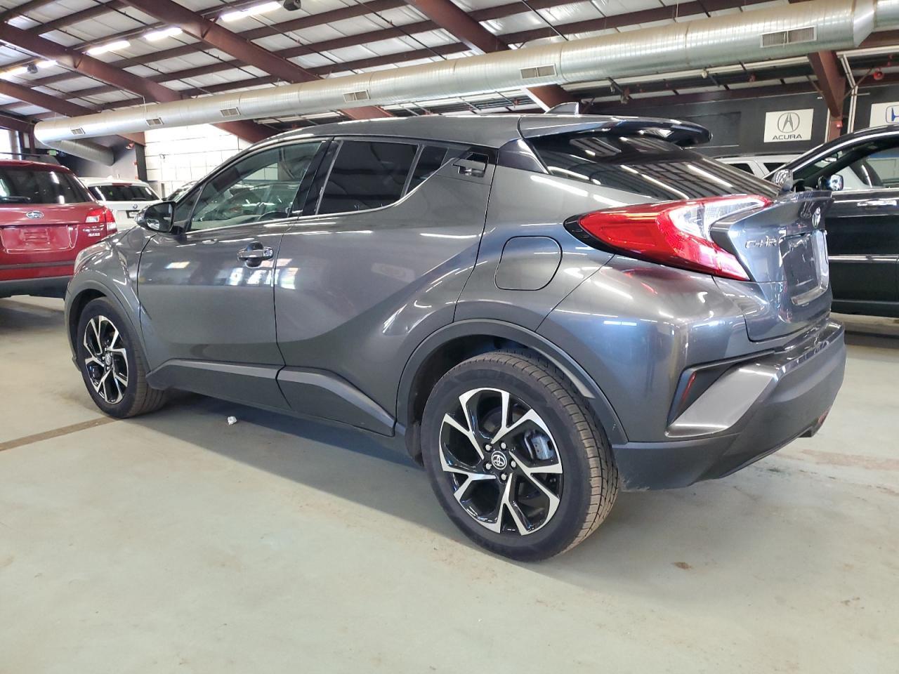 2021 Toyota C-Hr Xle - Фото 2