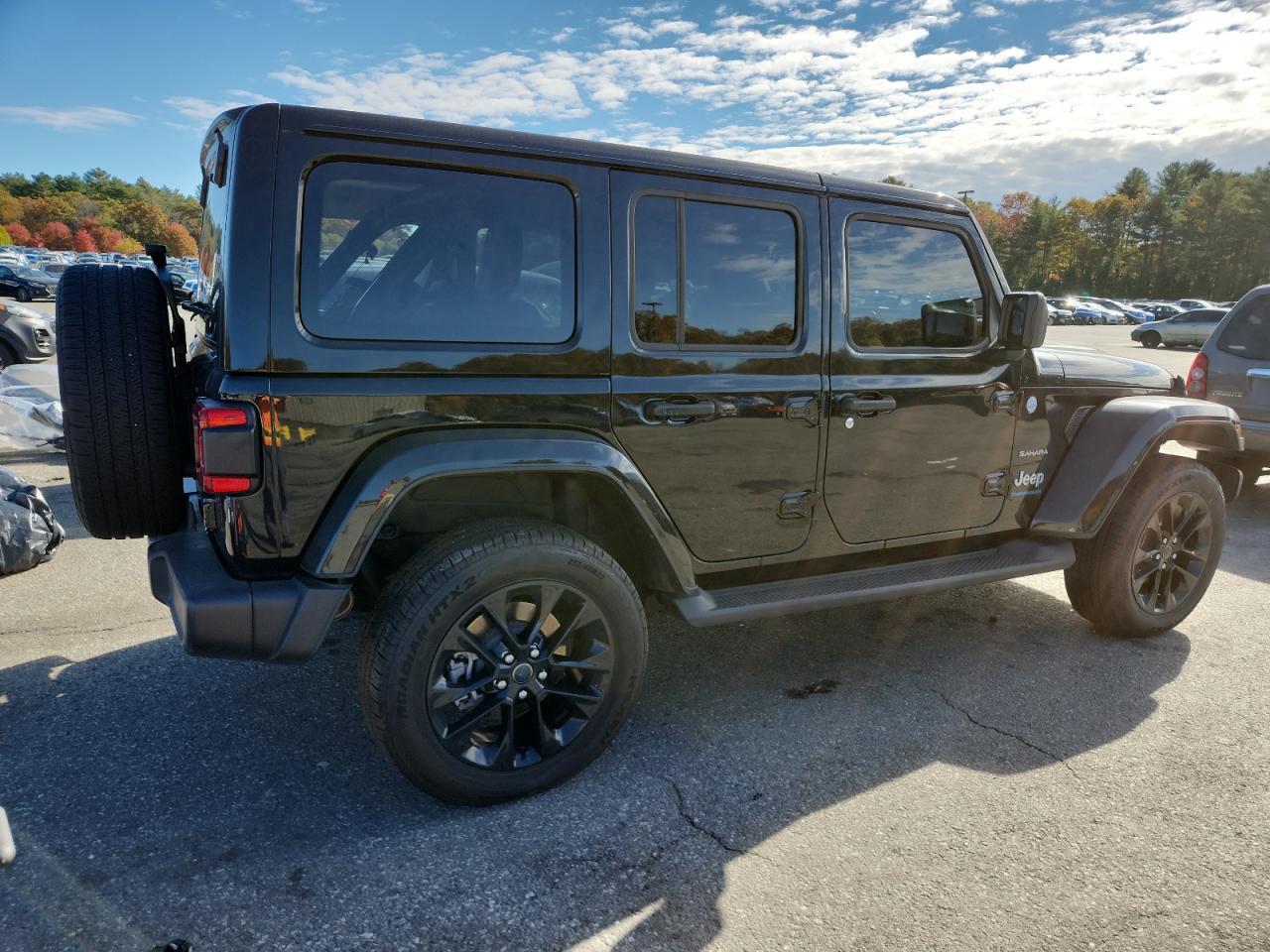2024 Jeep Wrangler Sahara 4Xe - Фото 3