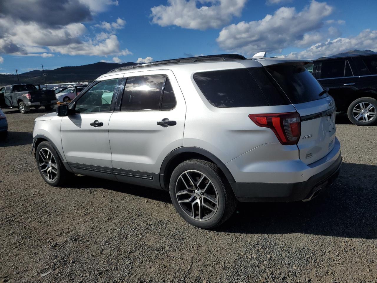 2016 Ford Explorer Sport - Фото 2