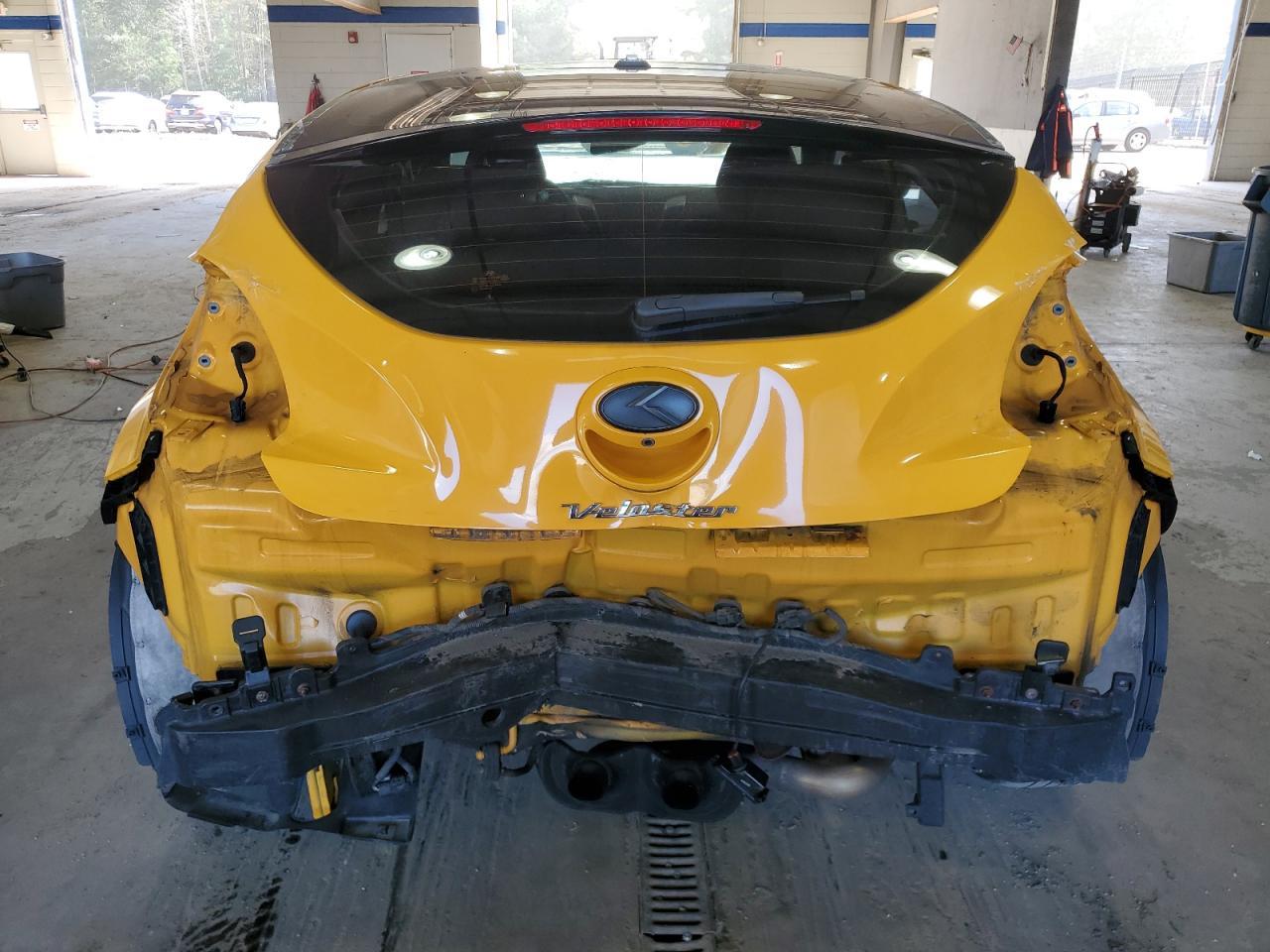 2017 Hyundai Veloster - Фото 6