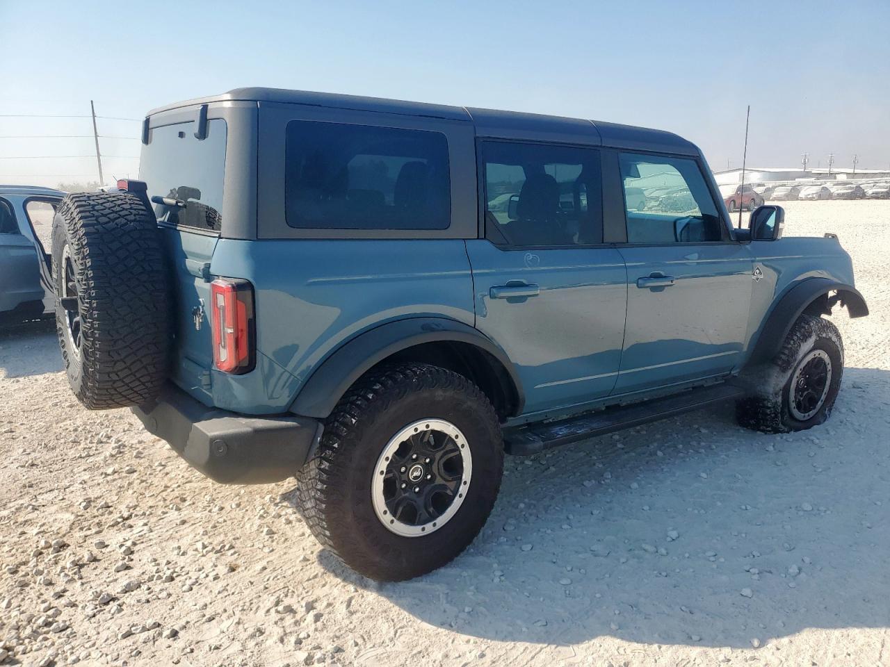 2023 Ford Bronco Base - Фото 3