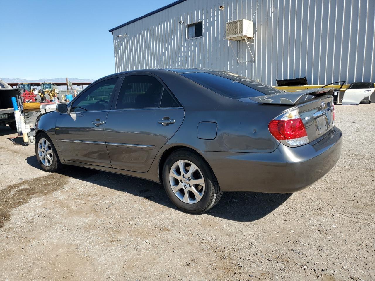 2005 Toyota Camry Le - Фото 2