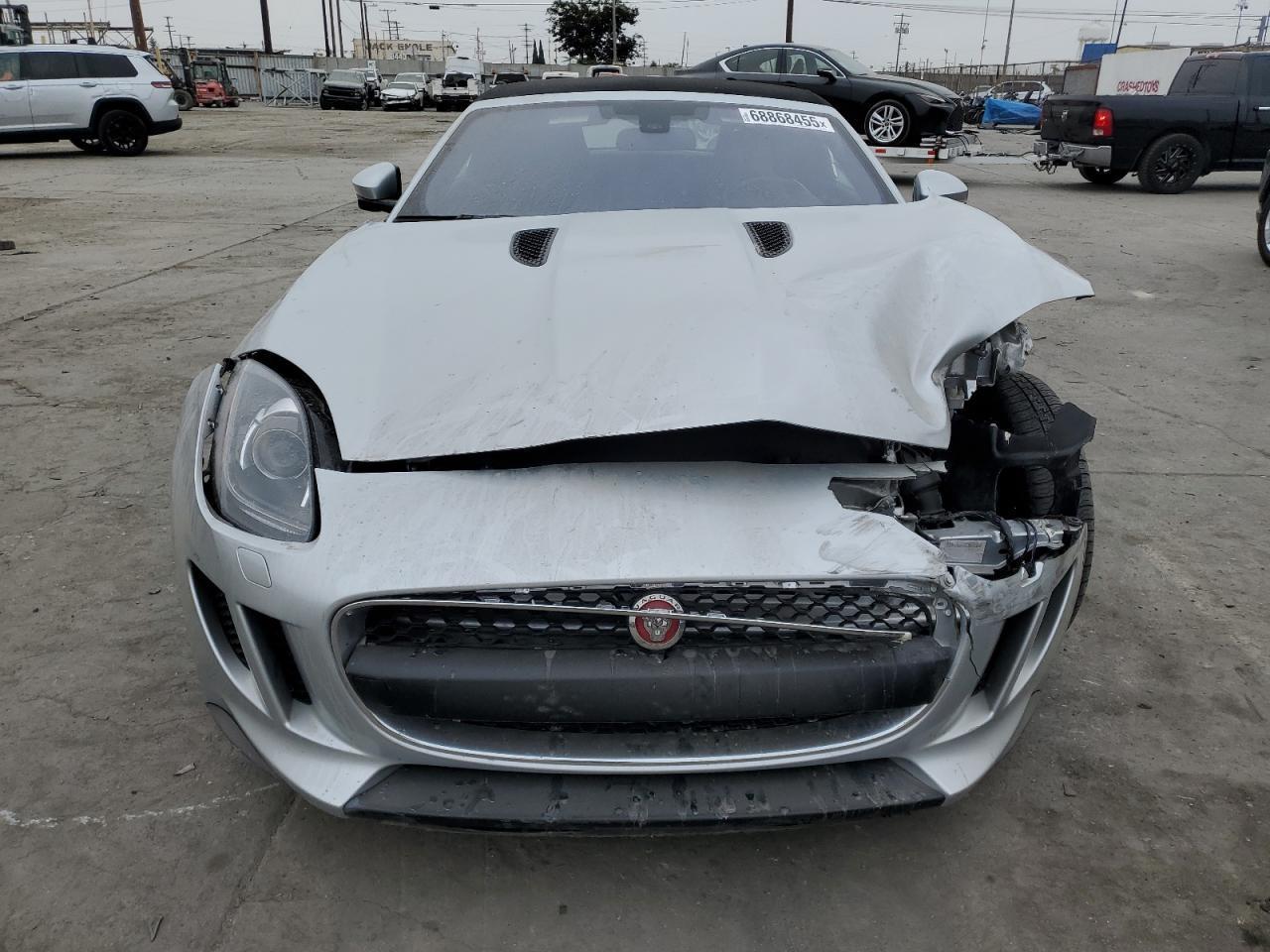 2017 Jaguar F-Type - Фото 5