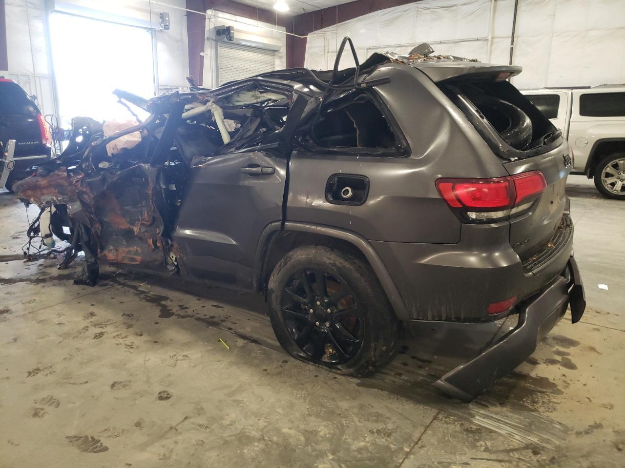 2018 Jeep Grand Cherokee Laredo - Image 2