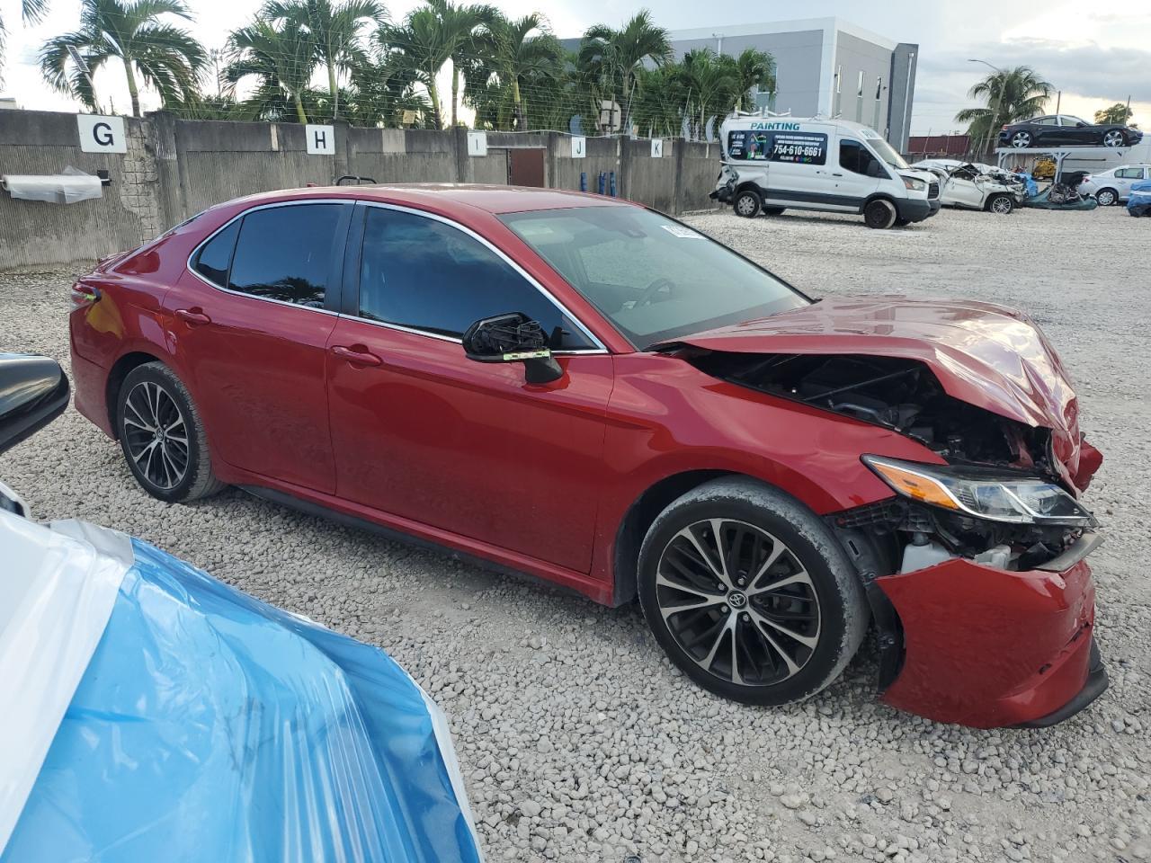 2020 Toyota Camry Se - Фото 4