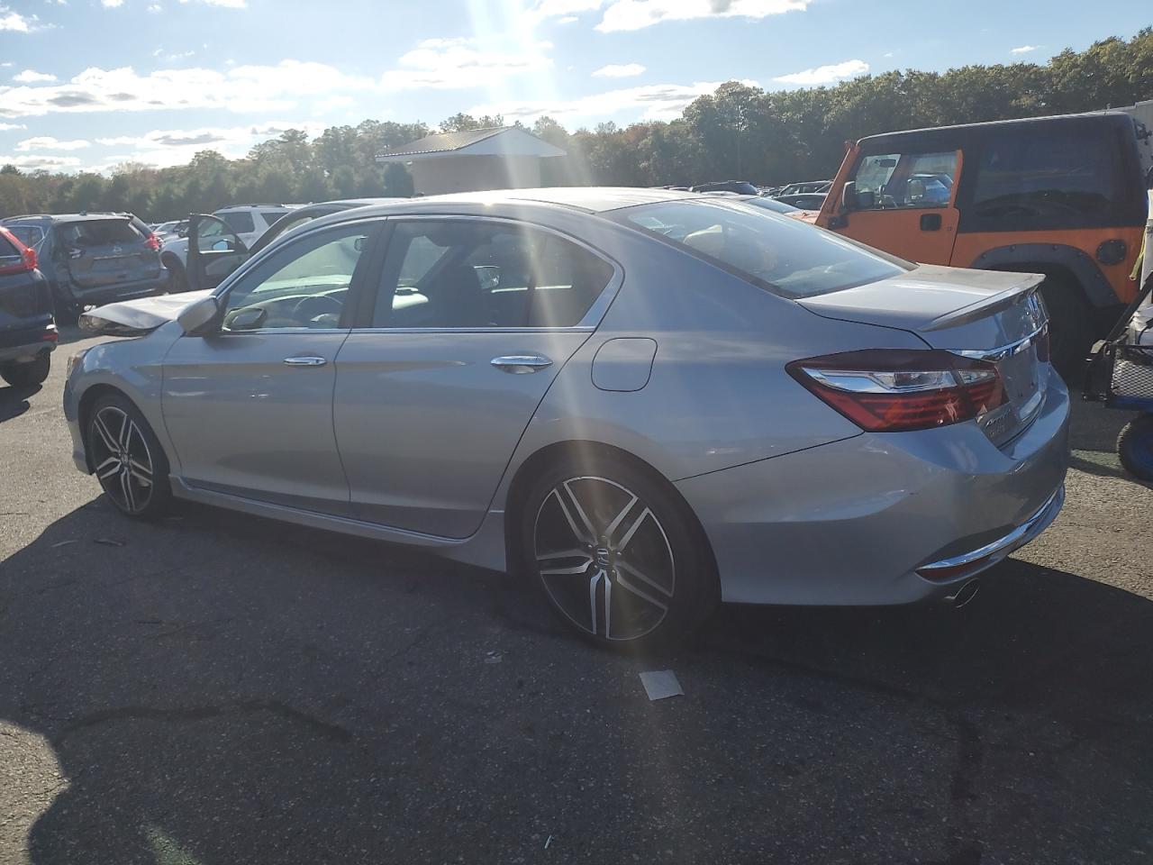 2017 Honda Accord Sport Special Edition - Image 2