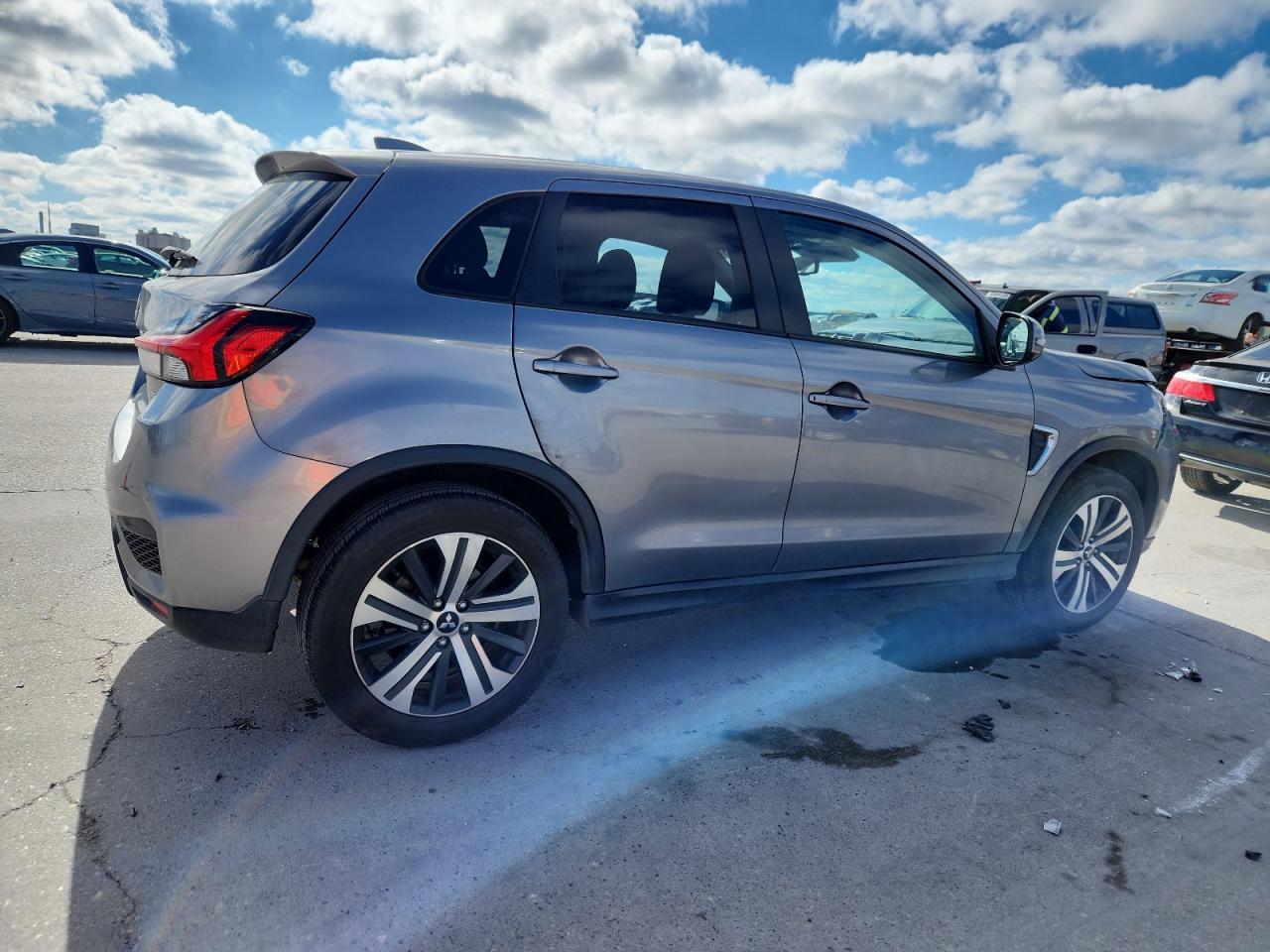 2021 Mitsubishi Outlander Sport Se - Фото 3