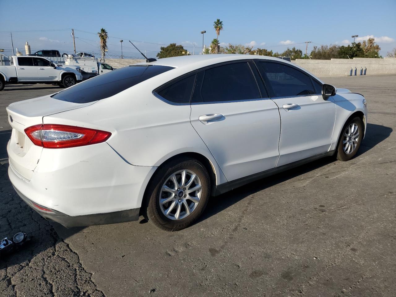 2016 Ford Fusion S - Image 3