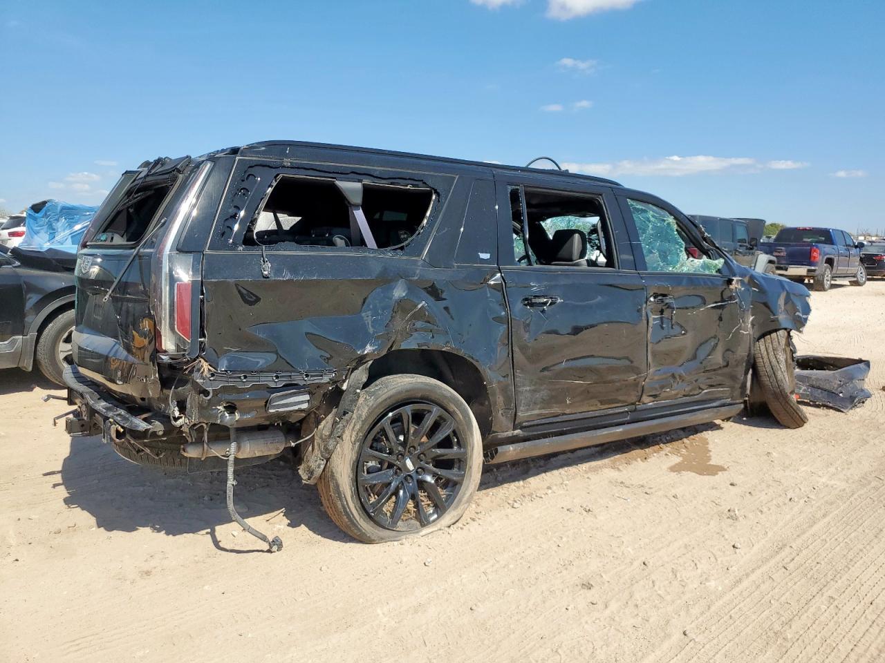 2022 Cadillac Escalade Esv Sport - Image 3