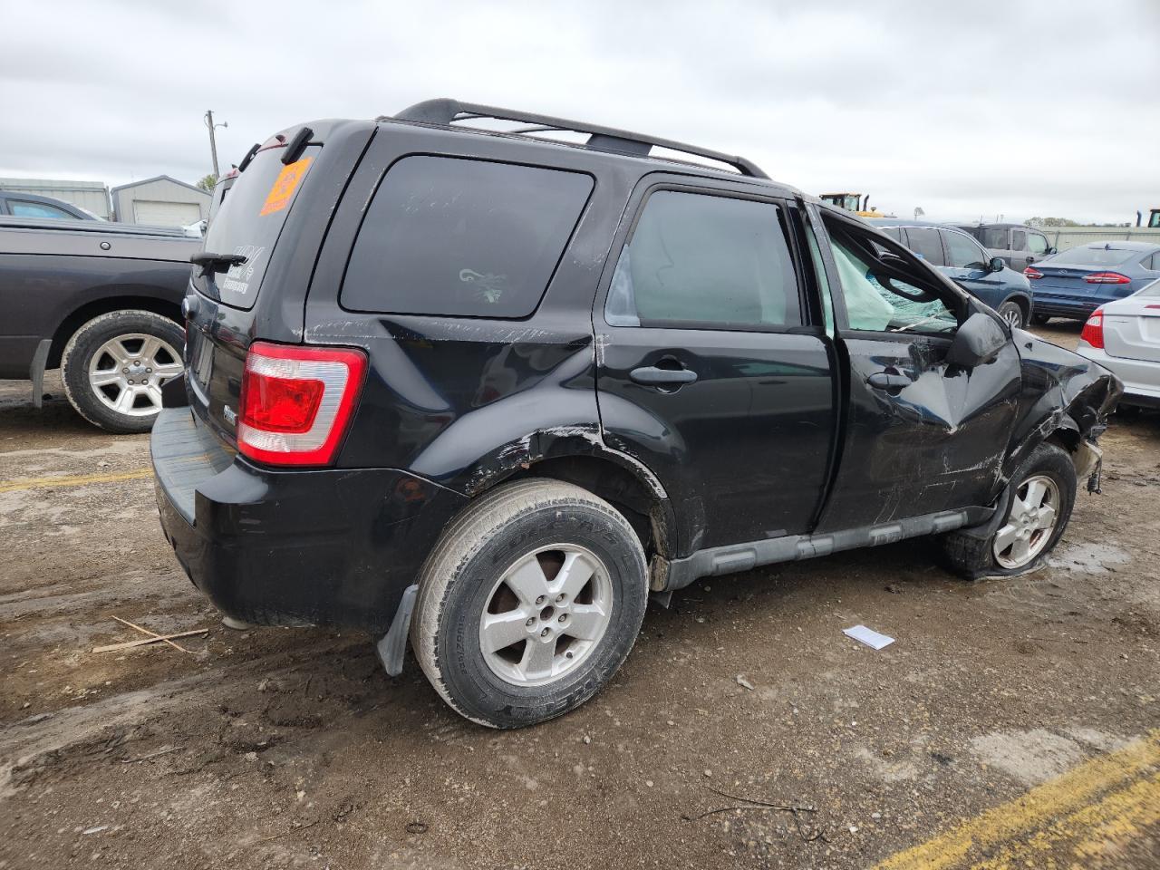 2011 Ford Escape Xlt - Image 3