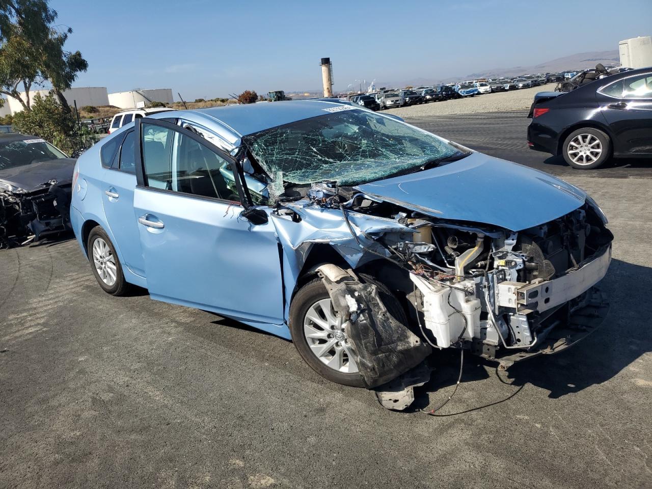 2013 Toyota Prius Plug-In - Image 4