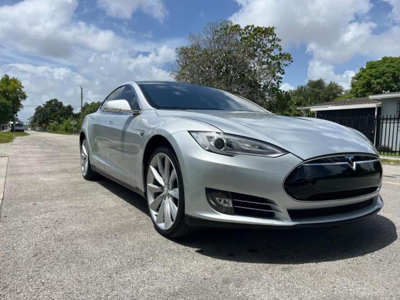 2012 Tesla Model S - Фото 4