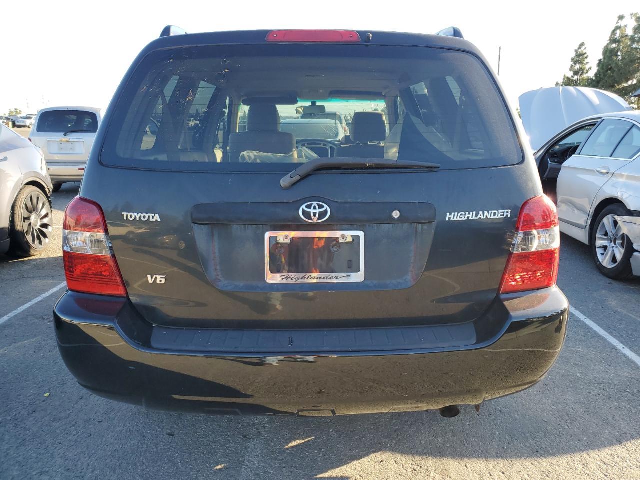 2005 Toyota Highlander Limited - Image 6