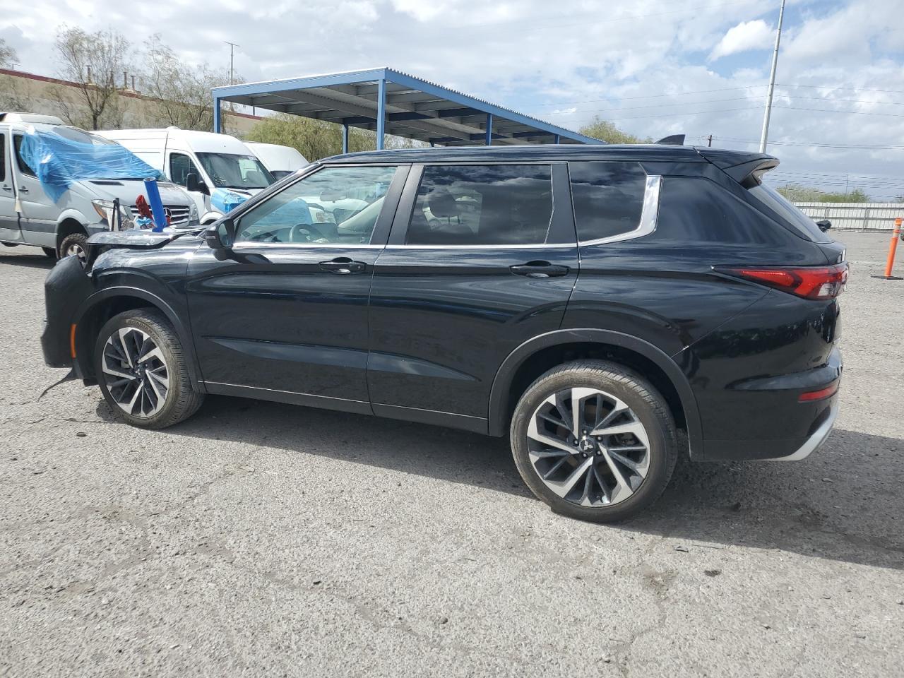 2024 Mitsubishi Outlander Se - Image 2