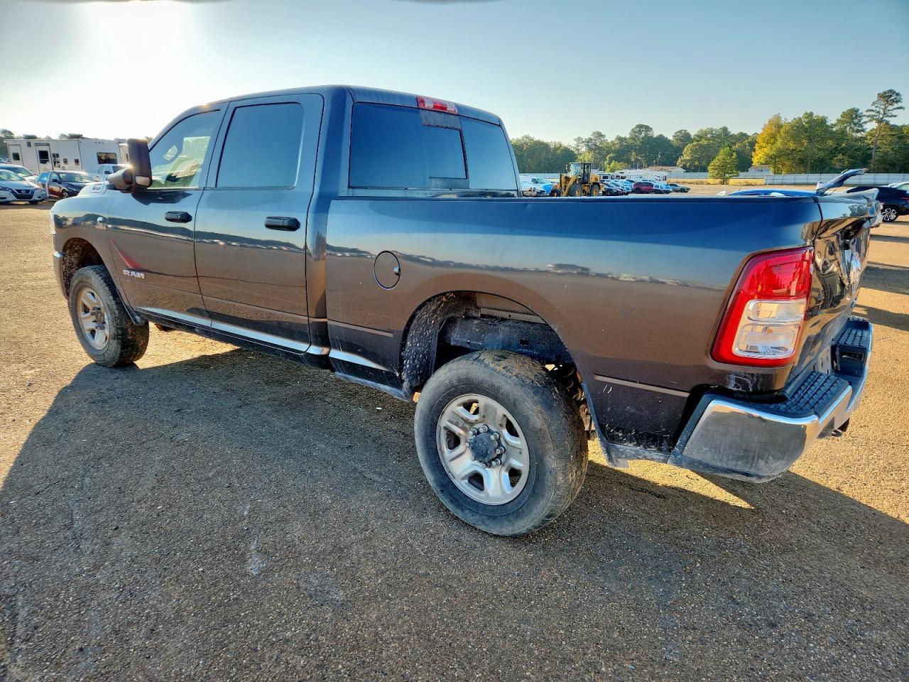 2022 Ram 2500 Tradesman - Image 2