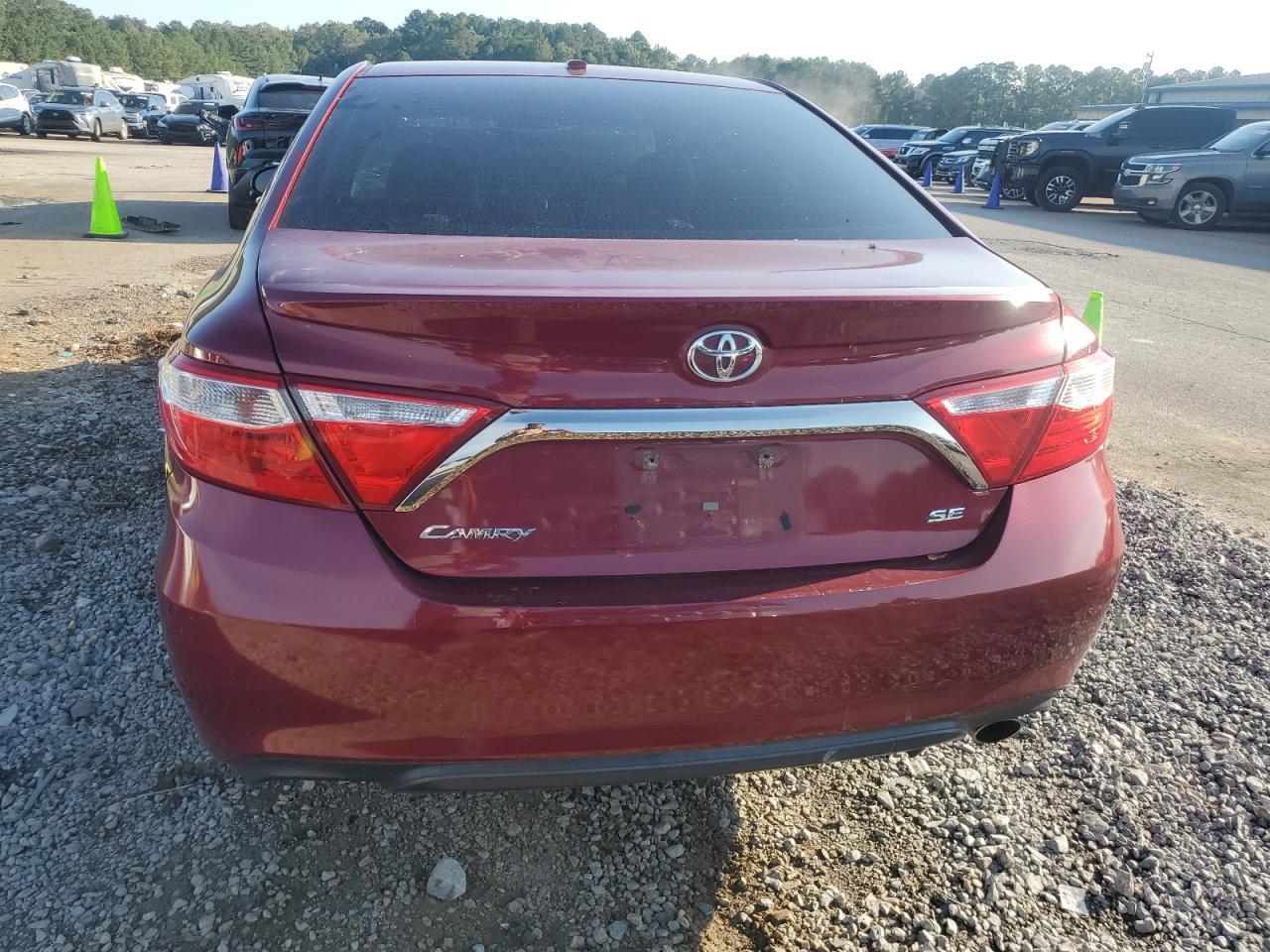 2016 Toyota Camry Le - Фото 6