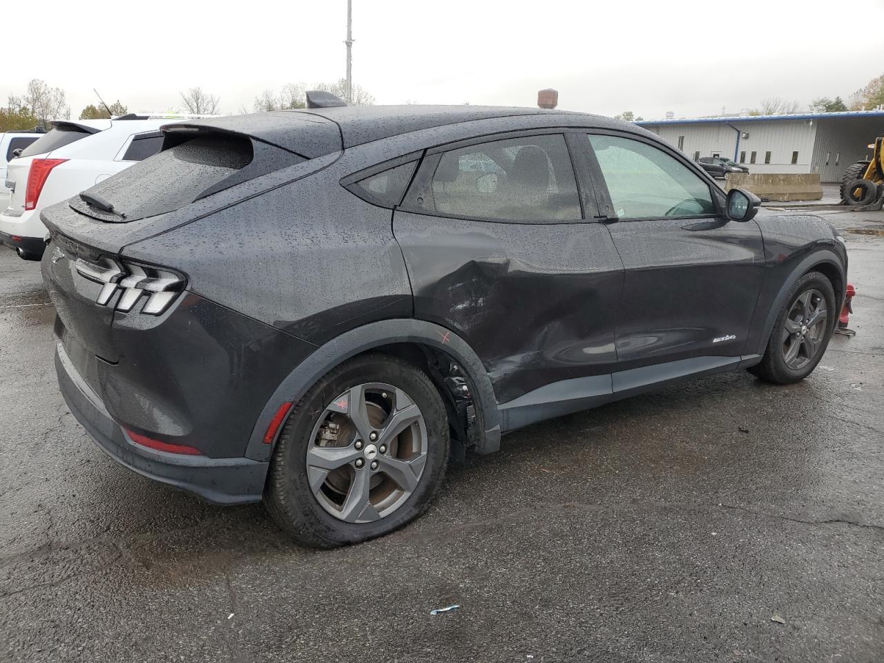 2022 Ford Mustang Mach-E Select - Image 3