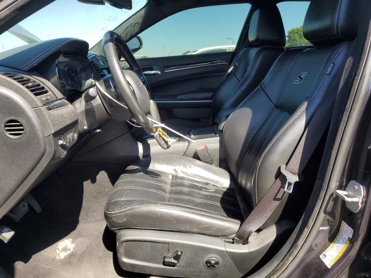 2019 Chrysler 300 S - Image 7