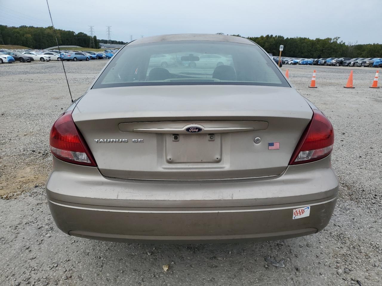 2005 Ford Taurus Se - Image 6