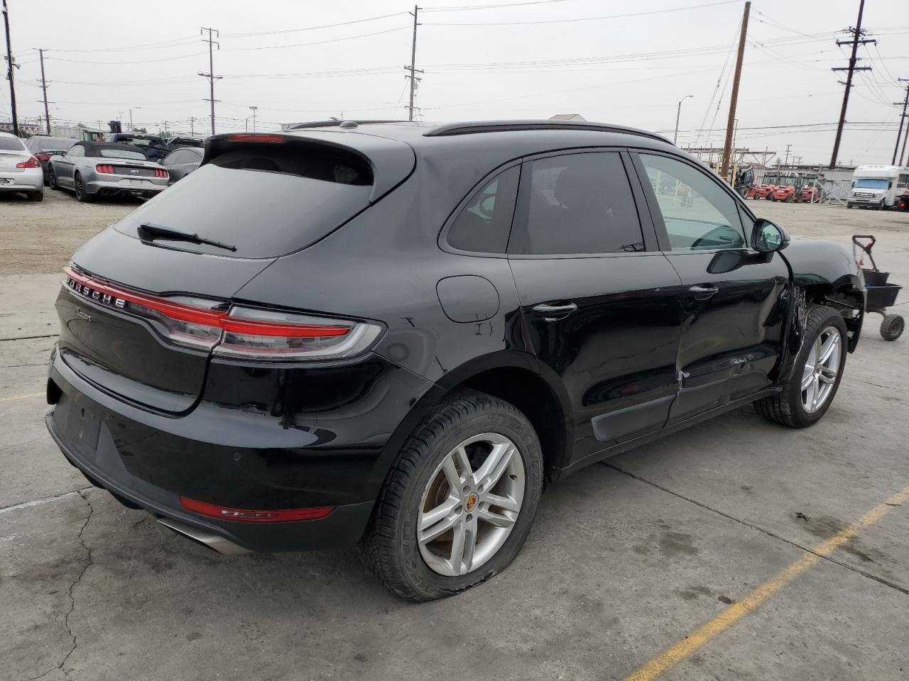 2021 Porsche Macan - Image 3