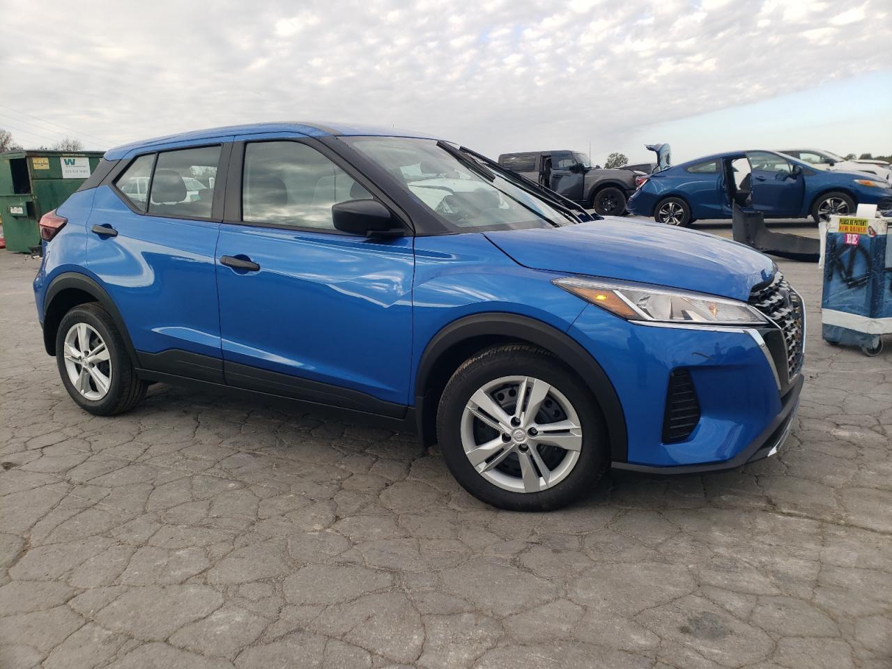 2025 Nissan Kicks Play S - Image 4