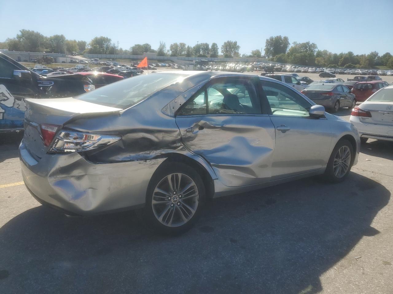 2015 Toyota Camry Le - Image 3