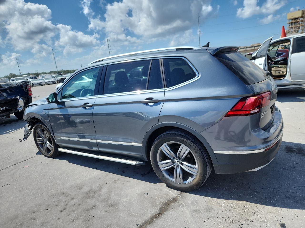 2020 Volkswagen Tiguan Se - Image 2