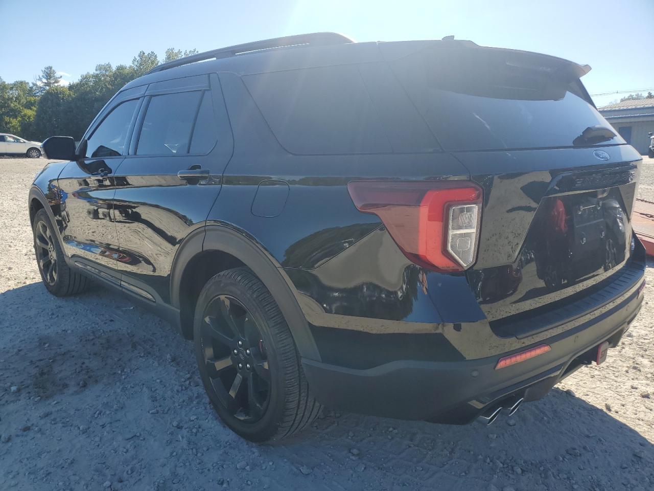 2023 Ford Explorer St - Image 2