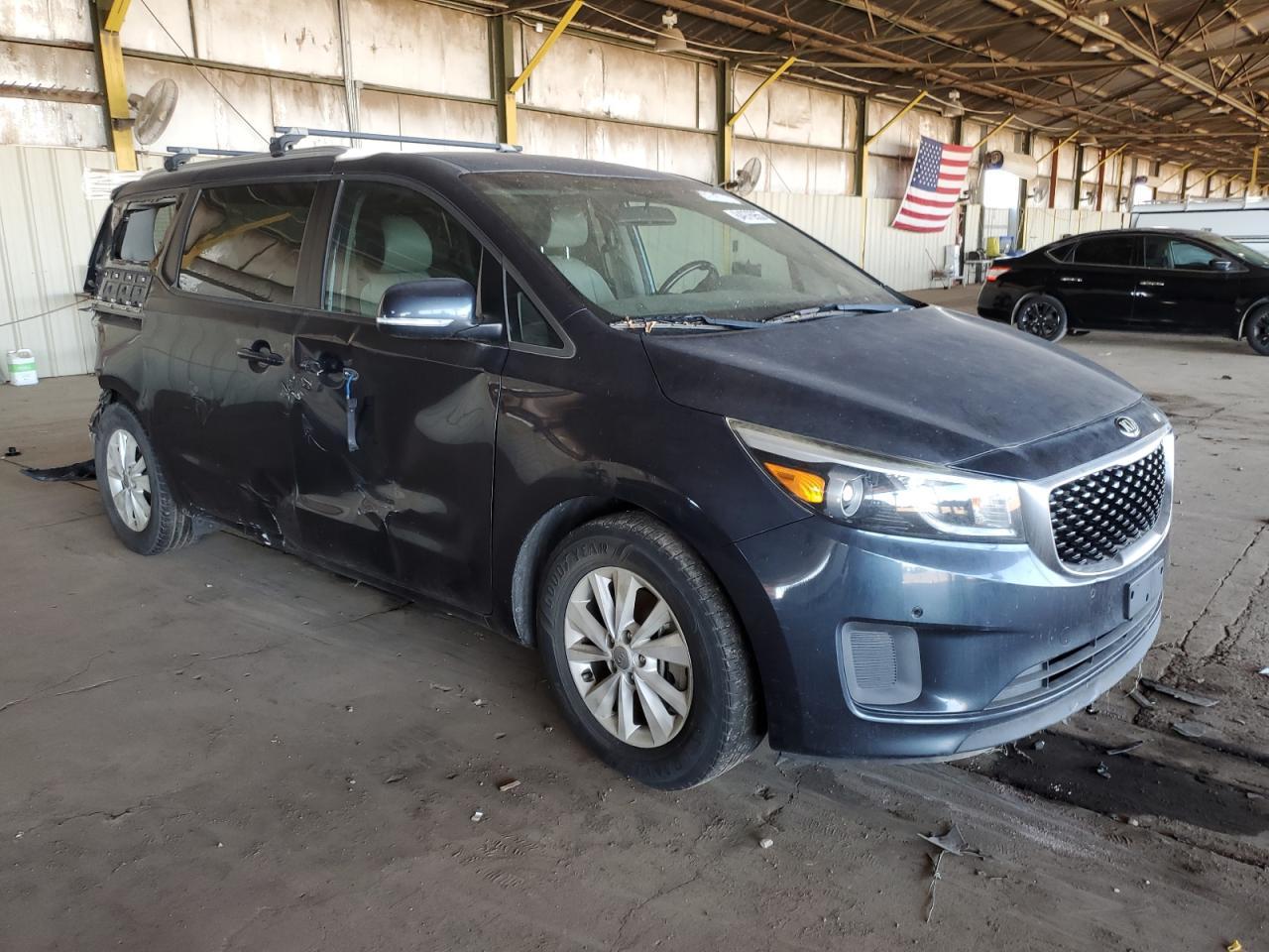 2017 Kia Sedona Lx - Фото 4