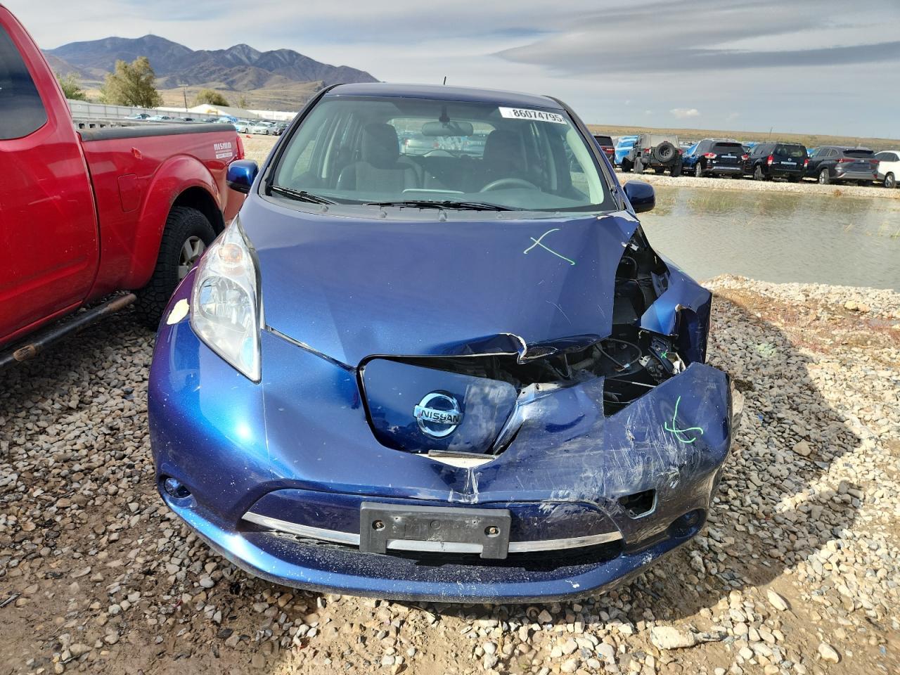 2017 Nissan Leaf S - Image 5