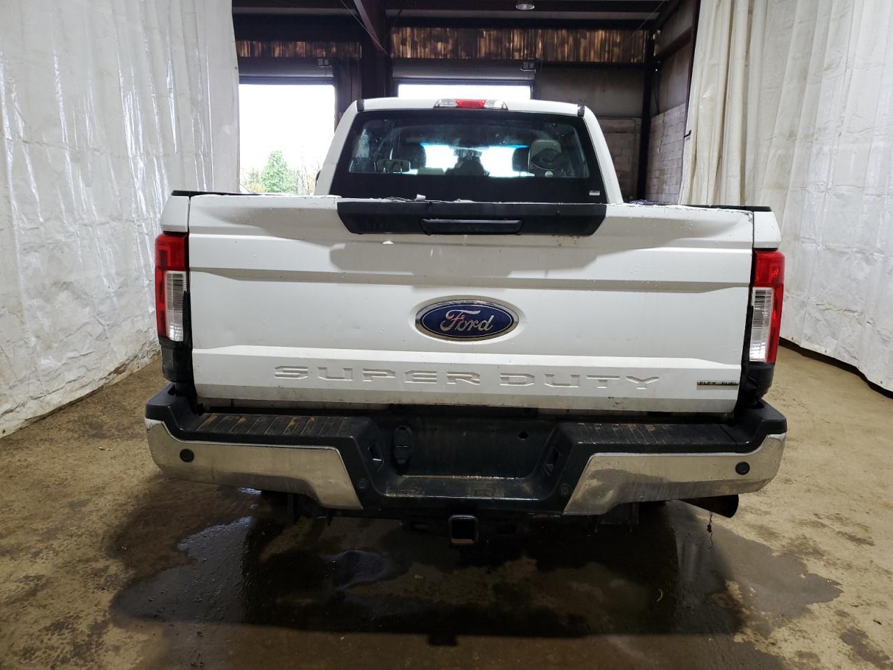 2017 Ford F250 Super Duty - Image 6