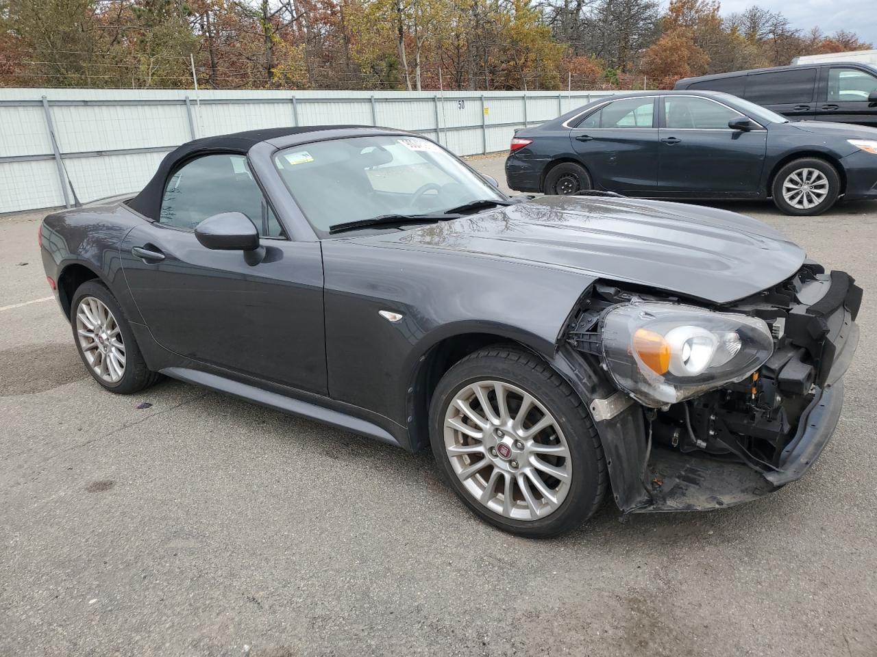 2018 Fiat 124 Spider Classica - Image 4