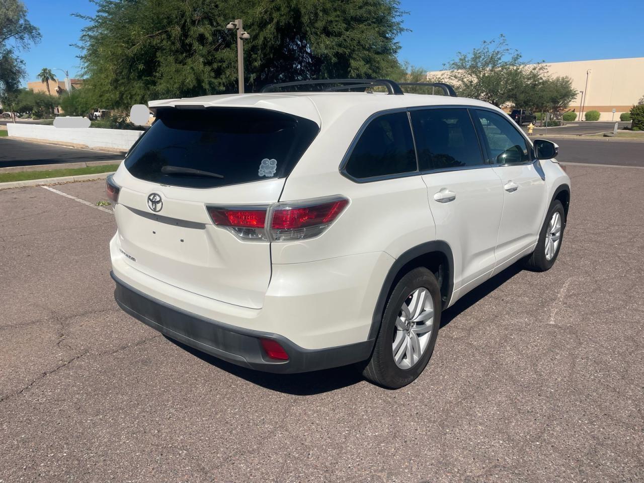 2016 Toyota Highlander Le - Image 4