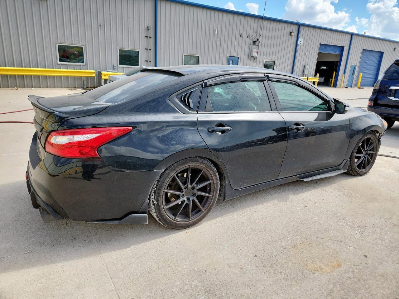 2016 Nissan Altima 3.5Sl - Image 3