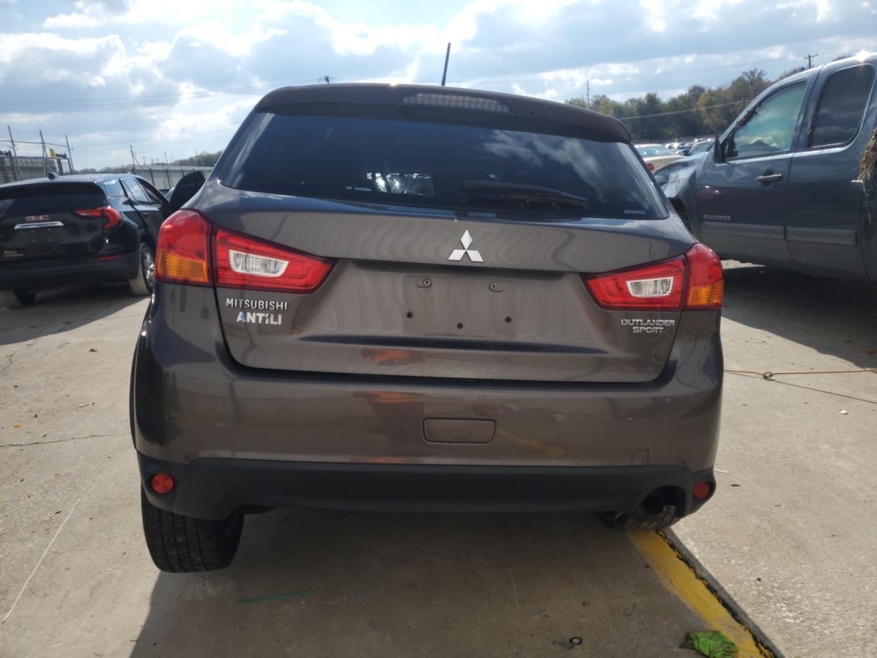 2016 Mitsubishi Outlander Sport Es - Image 6