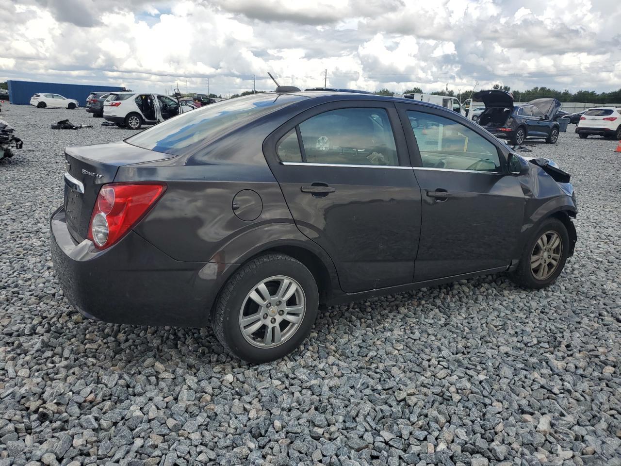 2015 Chevrolet Sonic Lt - Фото 3