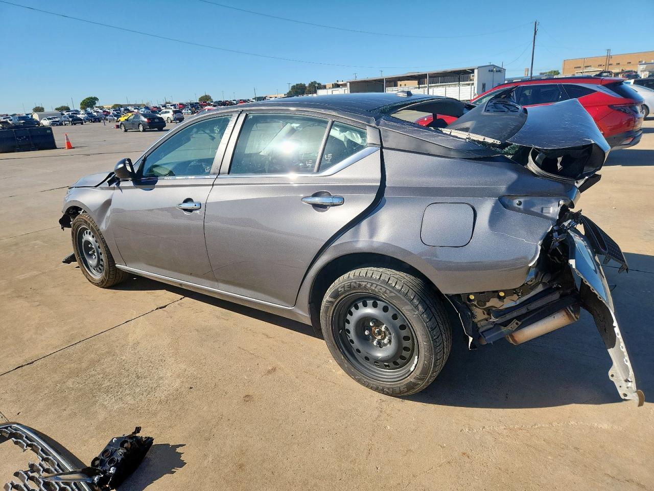 2024 Nissan Altima Sv - Image 2