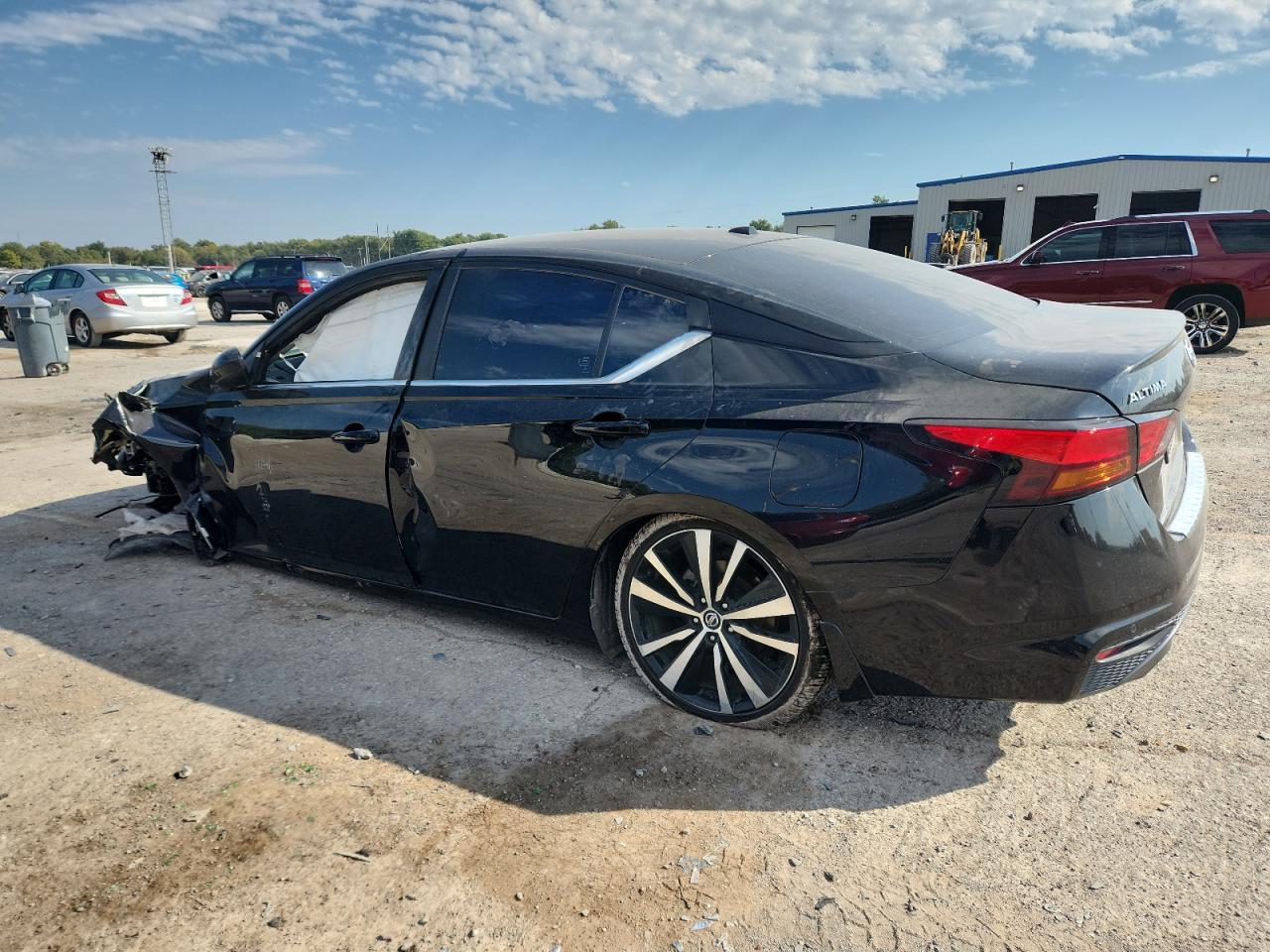 2022 Nissan Altima Sr - Image 2