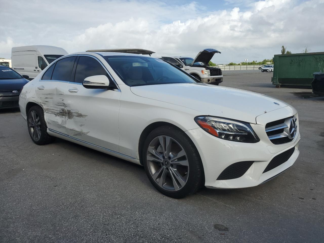 2019 Mercedes-Benz C 300 - Фото 4