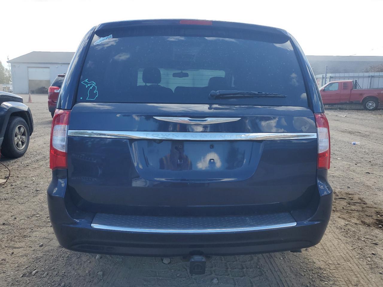 2015 Chrysler Town & Country Touring - Image 6
