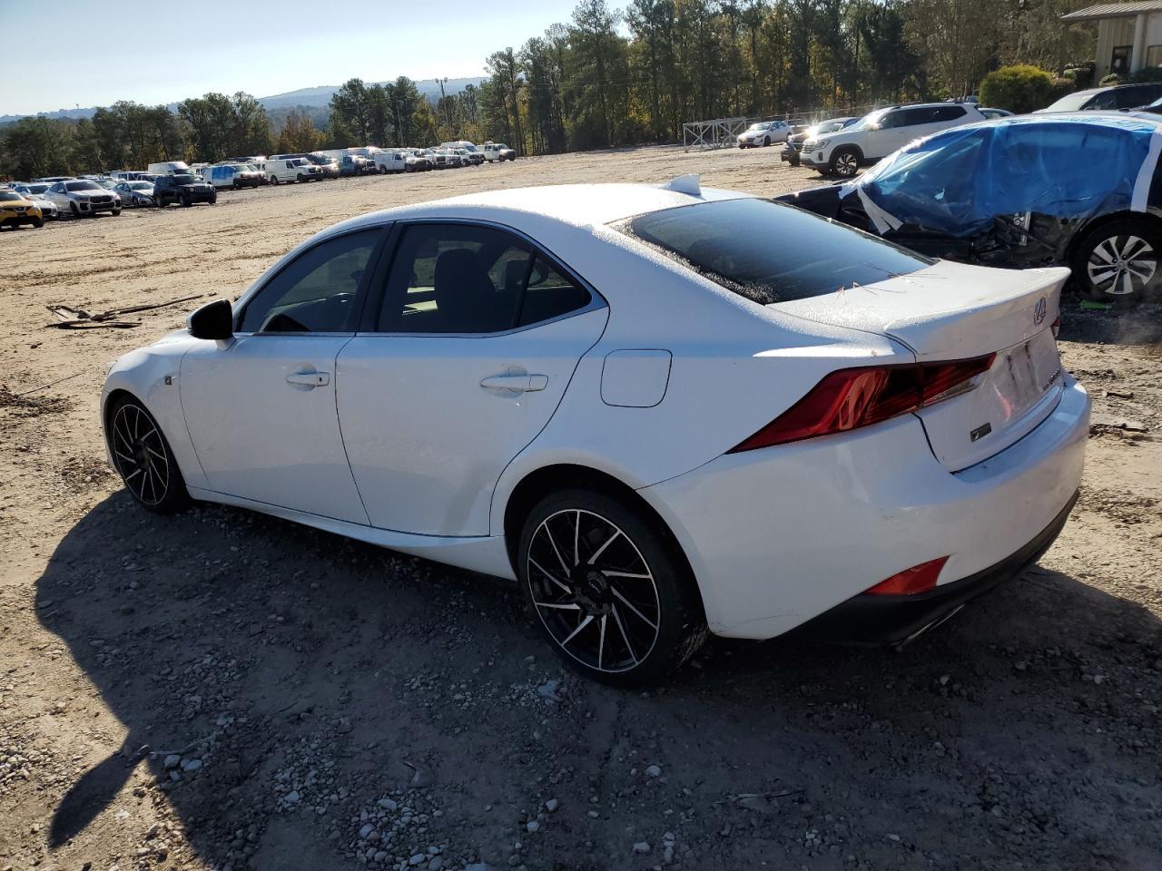 2017 Lexus Is 300 - Фото 2