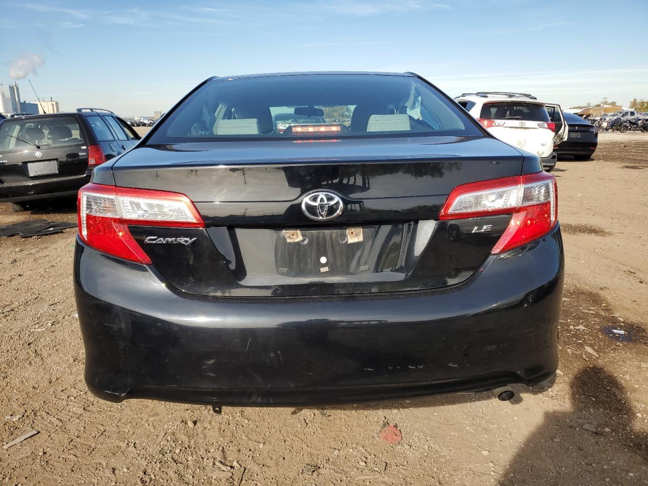 2012 Toyota Camry Le - Фото 6