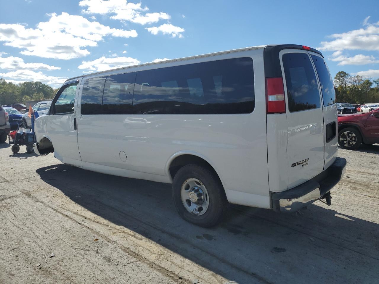 2016 Chevrolet Express G3500 Lt - Фото 2