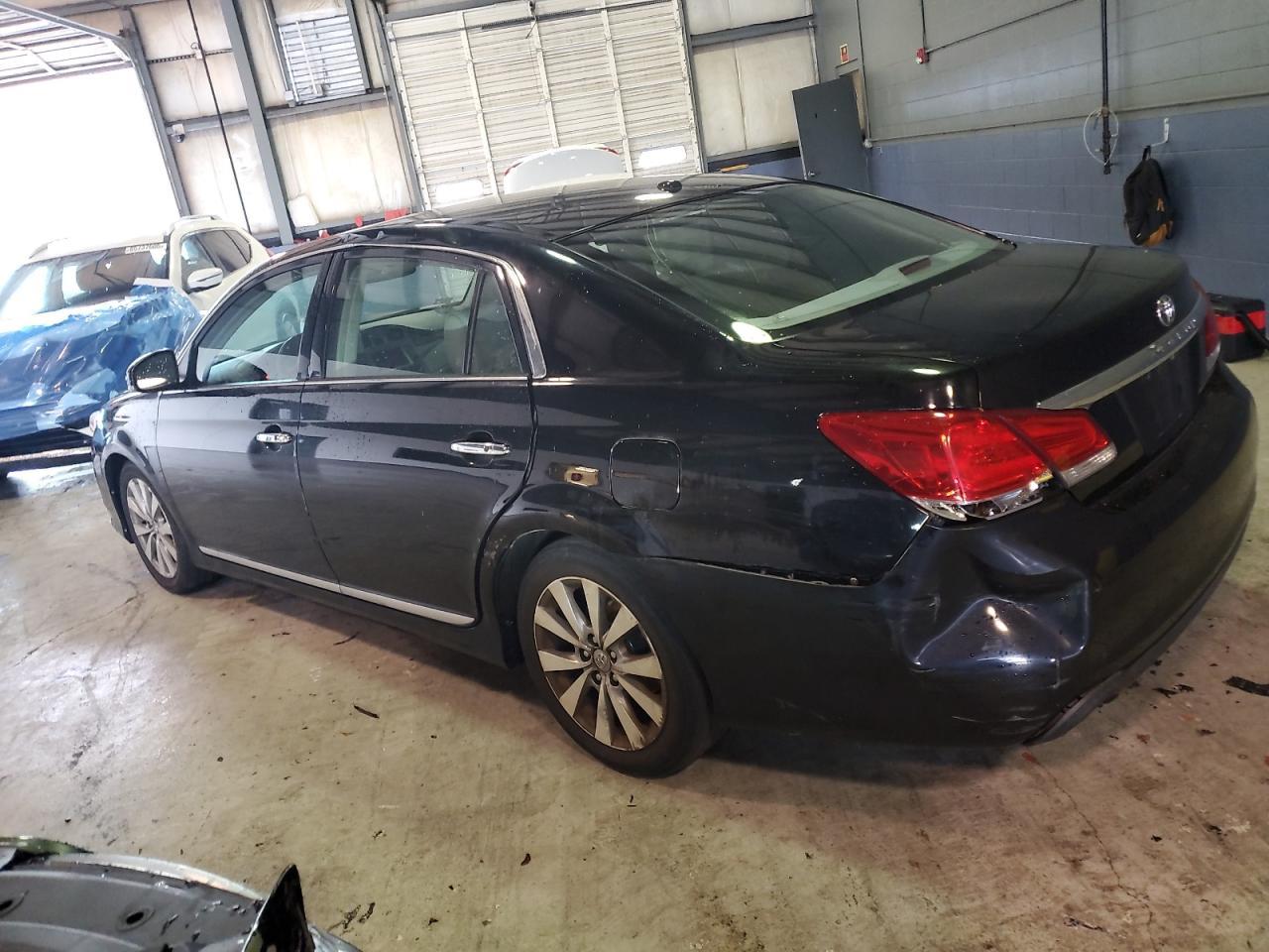 2012 Toyota Avalon Base - Image 2