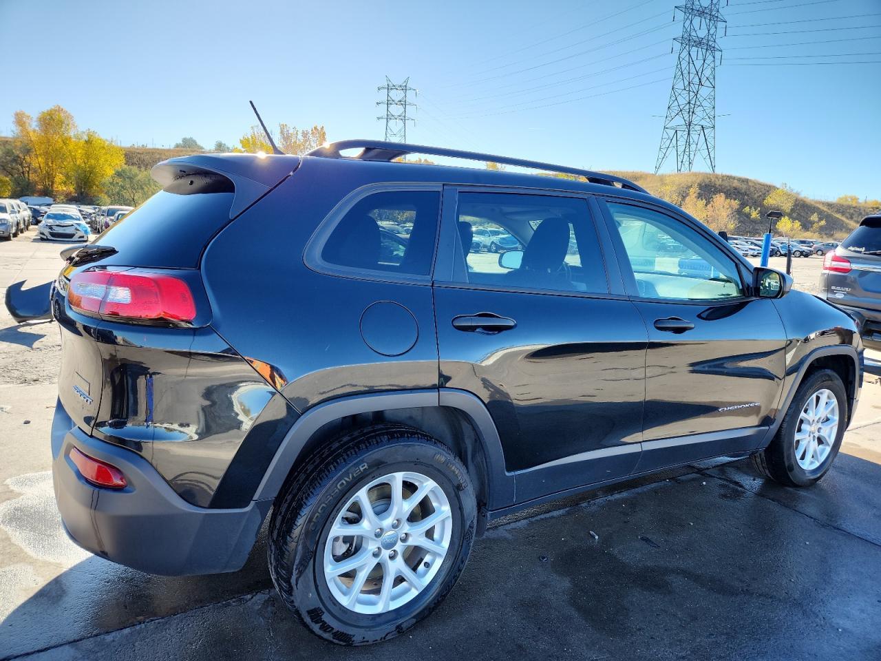 2016 Jeep Cherokee Sport - Фото 3