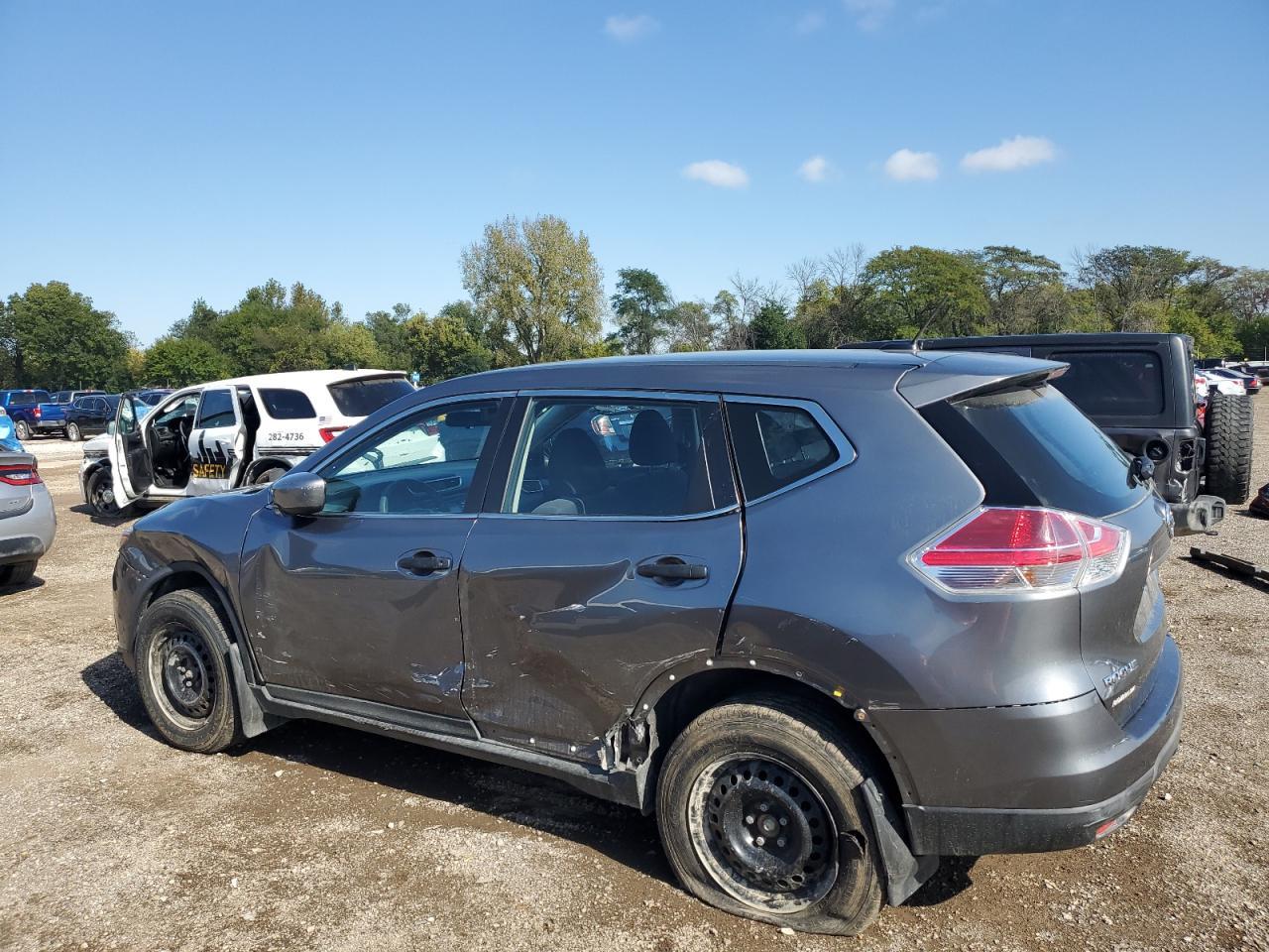 2016 Nissan Rogue S - Image 2