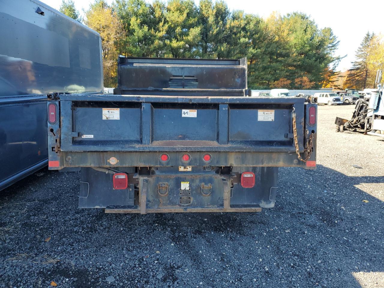 2021 Chevrolet Silverado Dump Truck - Фото 6